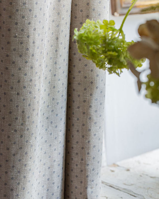 Scoopy French Blue on Natural Linen