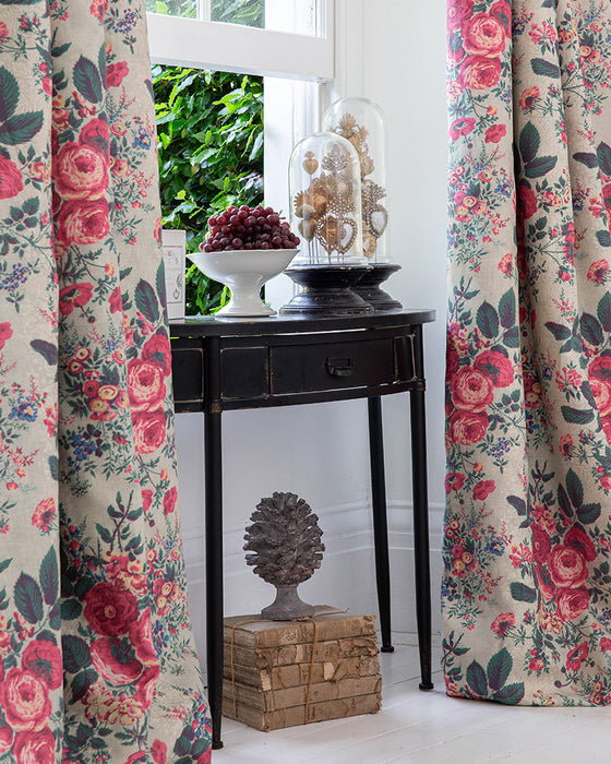 Darcy Rose on White Linen