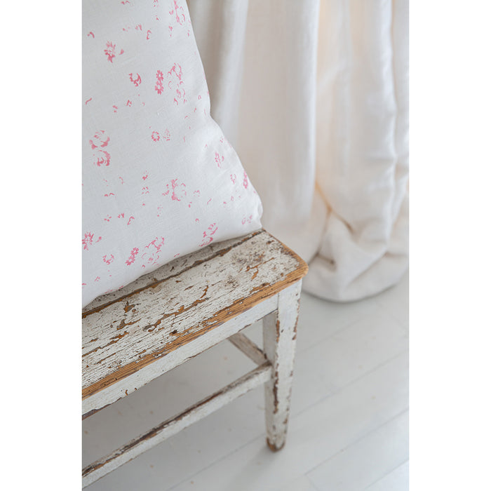 Ditzy Raspberry on White Linen