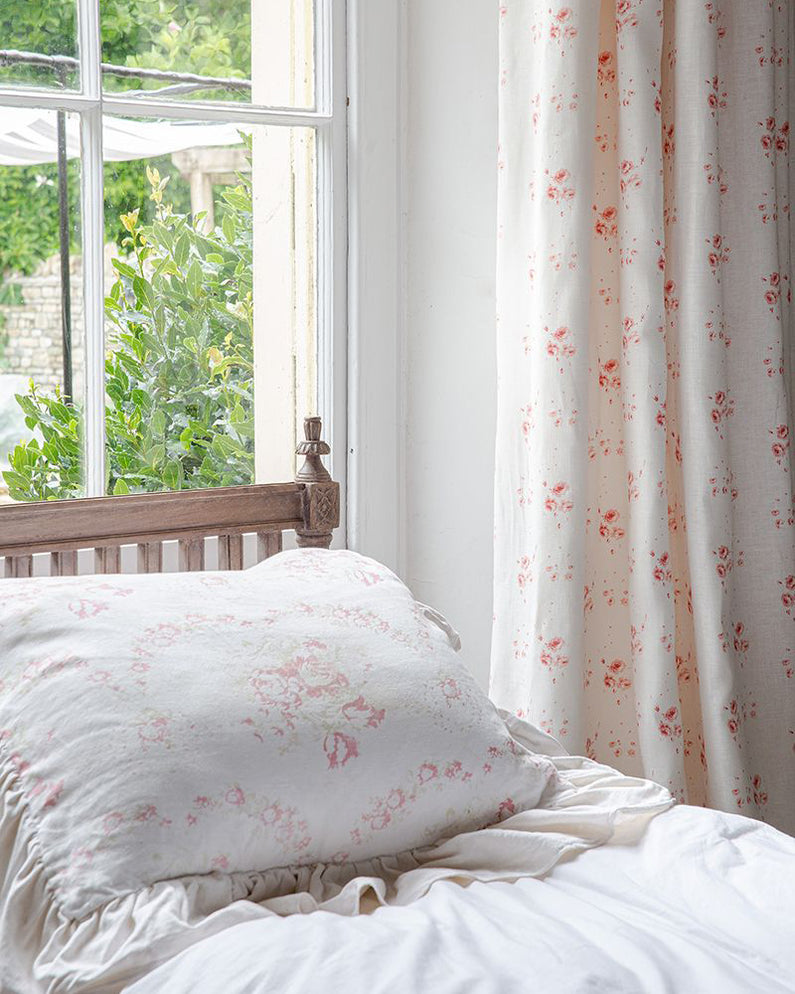 Bees Multi on White Linen | Cabbages & Roses– cabbagesandroses