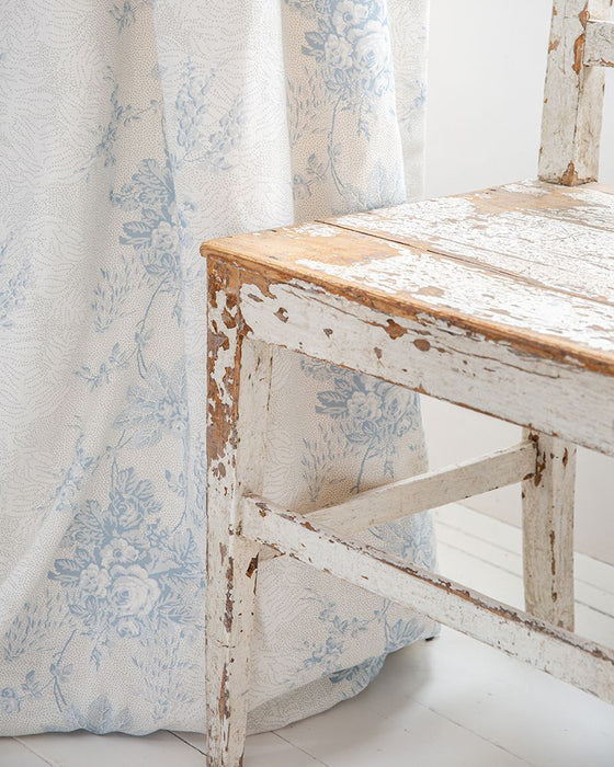Charlotte Blue on White Linen